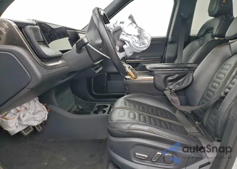 2022 Rivian R1T Launch Edition from USA, damaged, VIN 7FCTGAAL7NN001819